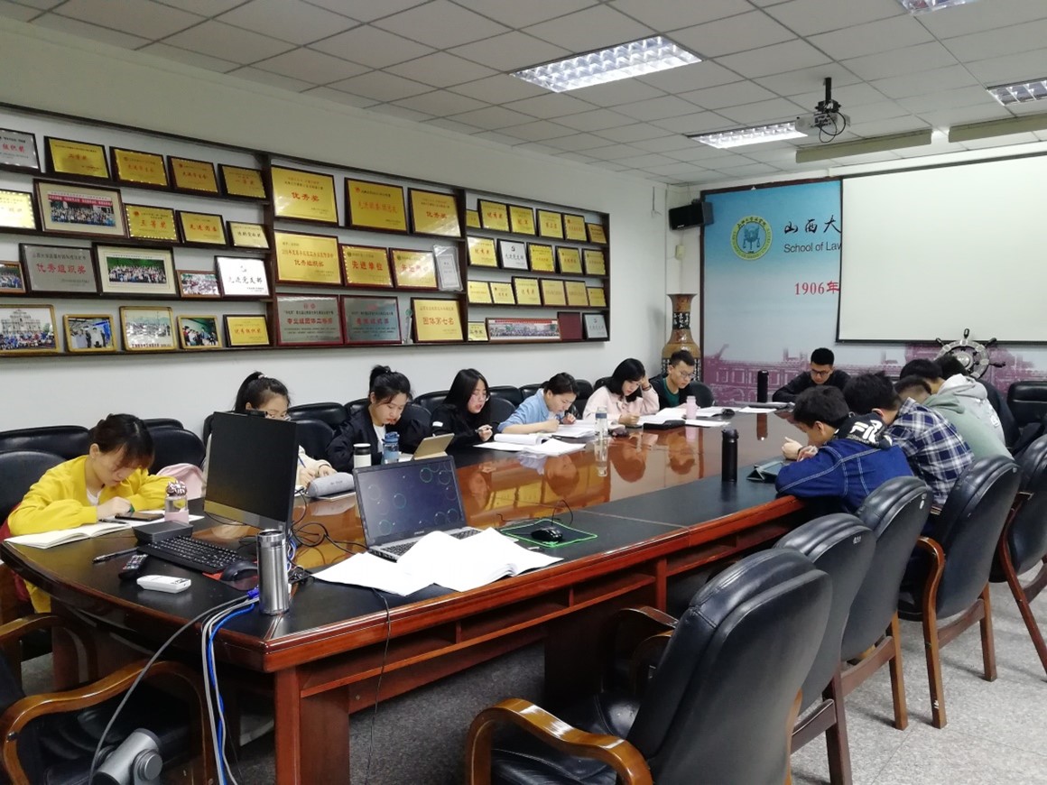 买球的app软件下载举办宪法学与行政学法学专业研究生学术研讨会