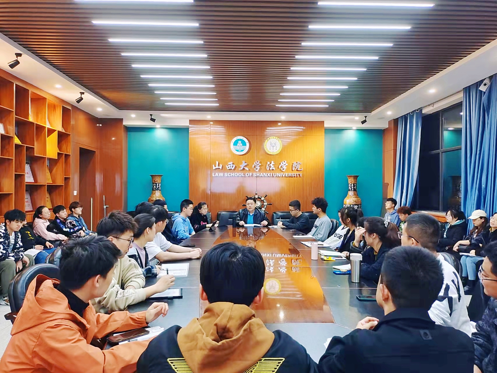 买球的app软件下载召开学生工作座谈会