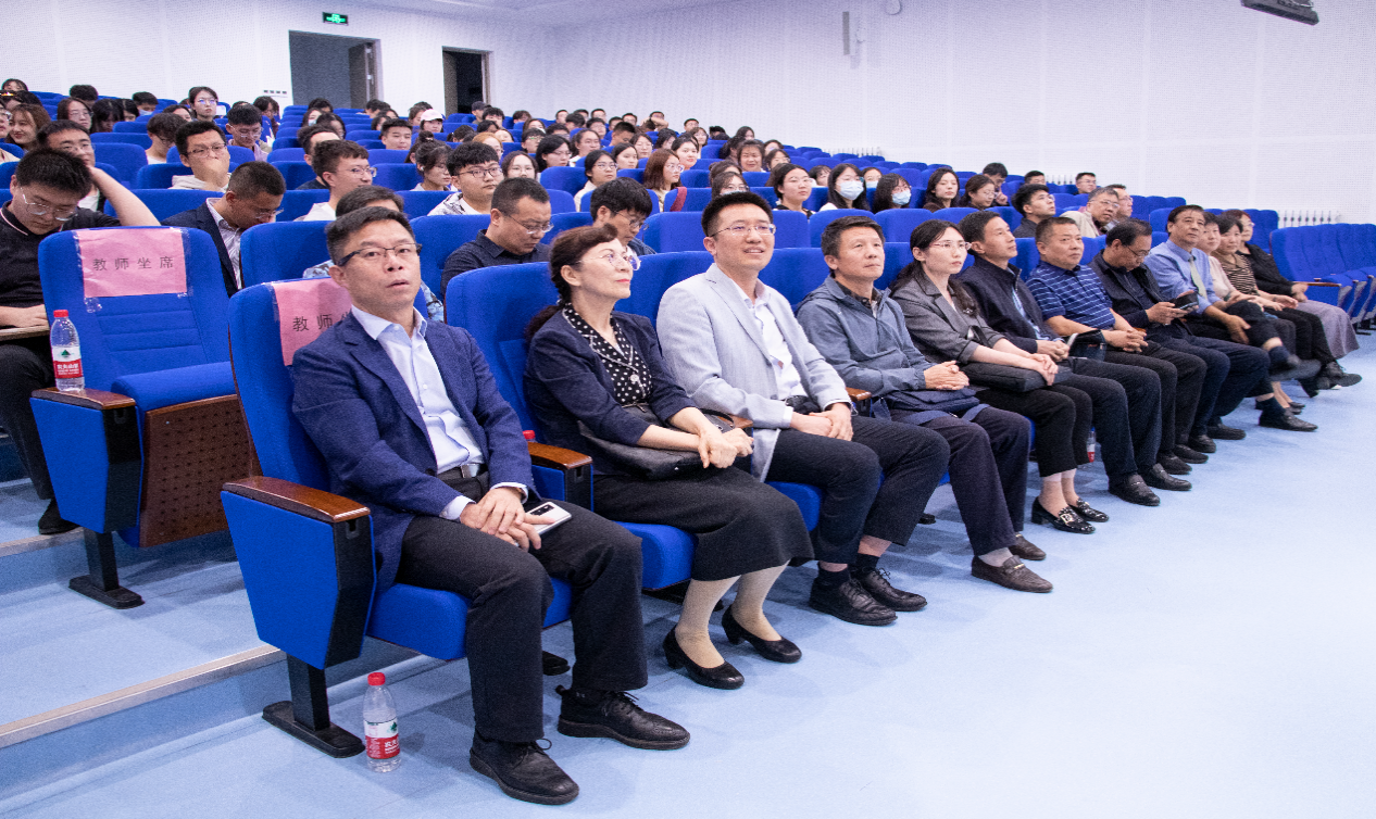 “立足新起点 开启新征程”，买球的app软件下载召开2022级研究生新生见面会