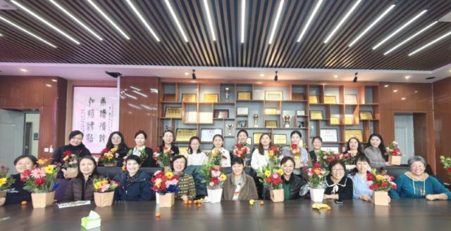 “法学”漾芳华，致敬“她”力量
</br>——买球的app软件下载工会举办“三八”妇女节主题活动
 